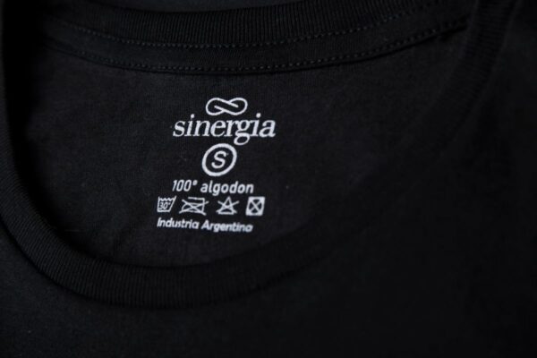 Remera negra oversize - Imagen 4