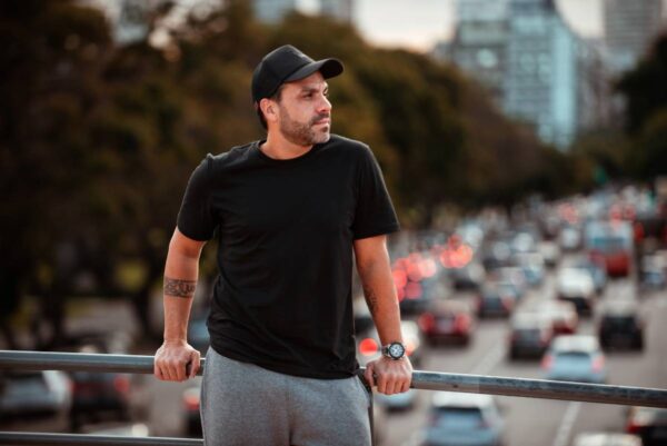 Remera negra oversize - Imagen 2